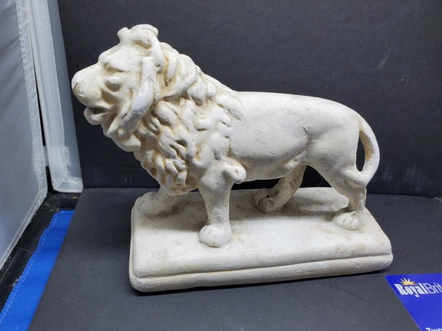 White Lion Figurine Handmade Sculpture Lion Statue Home Decor 6 x 8.5 Inch