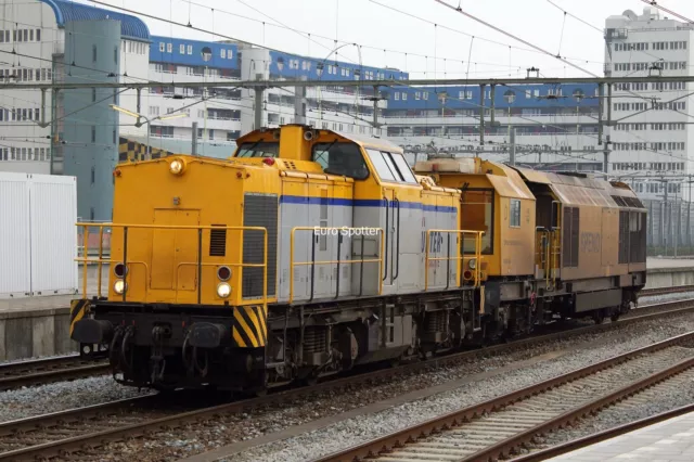 B164 35mm Slide SHTR Class 203 203102 @ Rotterdam Centraal