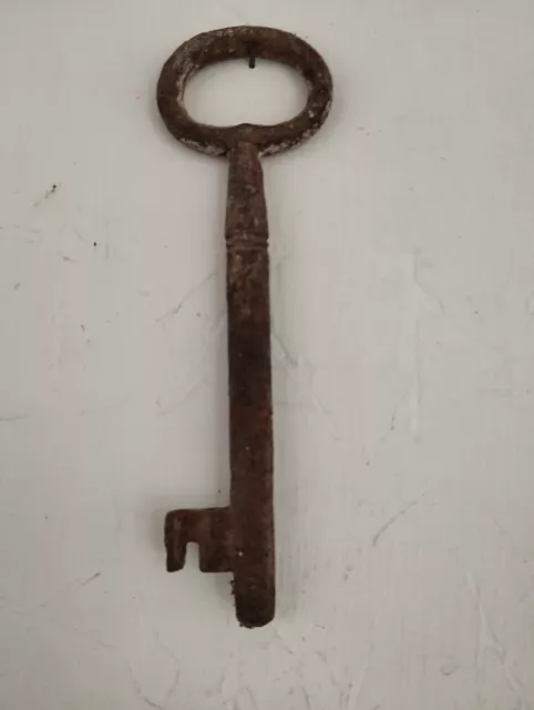 chiave antica in ferro