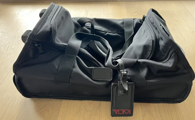 Fabulous Tumi Nylon Duffle Bag That Converts To A Roller Board Suitcase W/ Cover