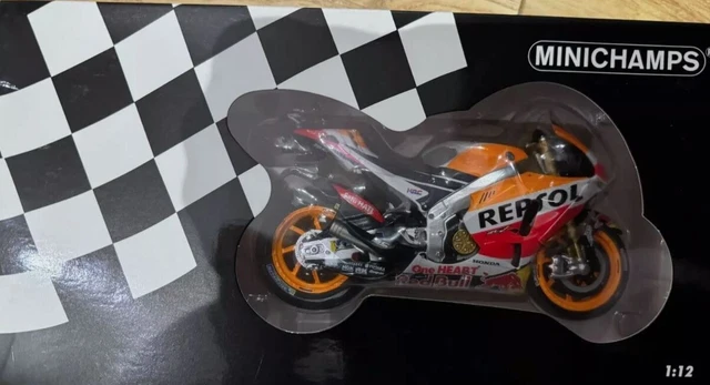 Figurine Minichamps 1/12 Honda RC211V Repsol Valentino Rossi – MotoGP 2002 (occasion)
