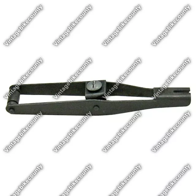 897516M91 HYDRAULIC PUMP CONTROL VALVE LEVER For Massey Ferguson MF-135,165,175