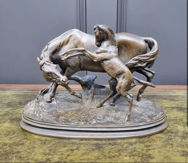 Grupo Francés De Bronce De Una Mare Y Foul Pierre Jules Mene