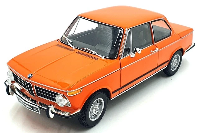 Kyosho 1/18 Scale Diecast - 80430024439 BMW 325ti Compact Light green Kyosho 1/18 Scale Diecast - 80430024439 BMW 325ti Compact Light green