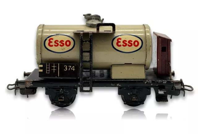 MÄRKLIN - H0 - 374 - alter KESSELWAGEN mit Bremserhaus " Esso " - Metall