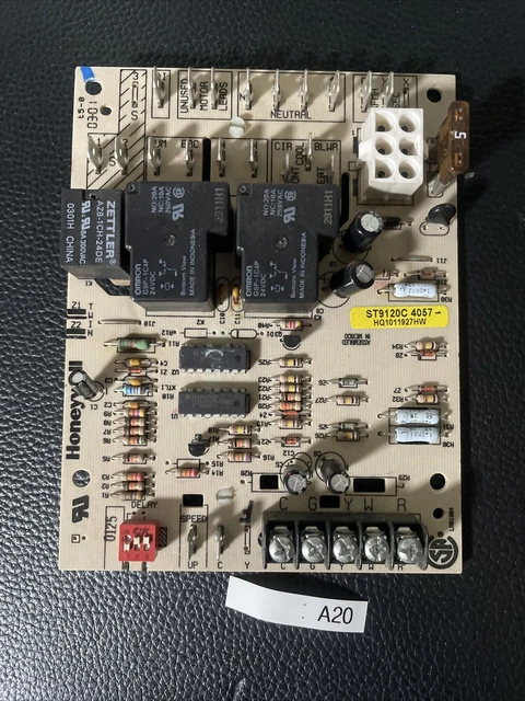 Honeywell ST9120C4057 Furnace Control Circuit Board HQ1011927HW