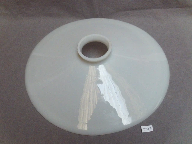 abat jour ancien en opaline blanche , Ø 25,9 cm, à collerette (CB19)