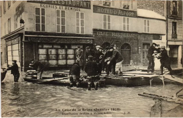 CPA Alfortville Distribution de Pain a Maison Alfort FRANCE (1338632)