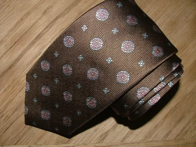 New Wot David Donahue Tie  100% Silk Hand Made In Usa Brown Geometric #530