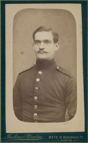CdV Soldat in Uniform, Portrait, Fotograf Julius Bruère Metz - 10324644