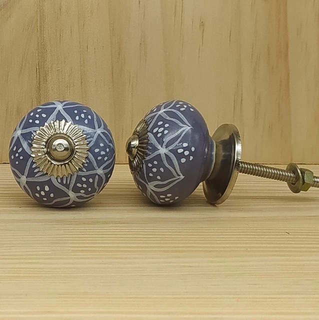 Lot de 2 boutons céramique de portes tiroirs meuble FLEUR diam 4 cm REF  37