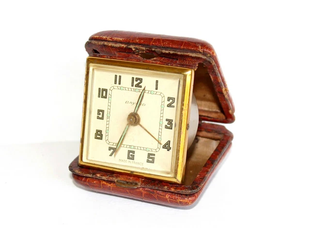 Réveil de voyage Vintage DELTA – Cuir Rouge – Fonctionne parfaitement - Antiquités