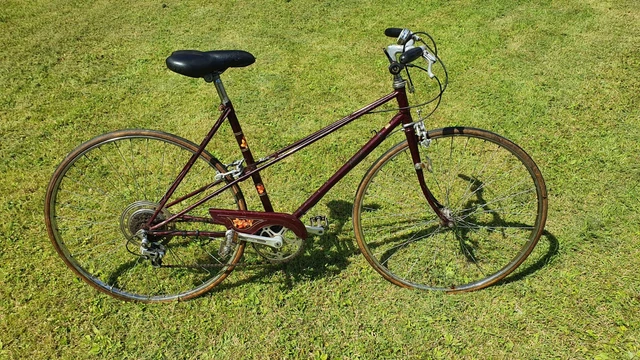 Vintage Raleigh Misty classic Mixte Bike