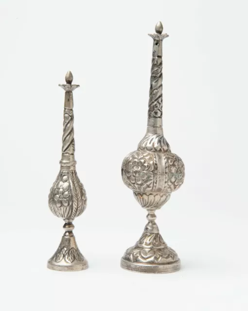 Coppia di Aspersori Ottomani in Argento Two Ottoman Silver Rosewater Sprinklers Coppia di Aspersori Ottomani in Argento Two Ottoman Silver Rosewater Sprinklers