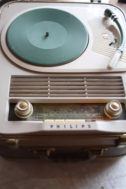 Philips Phonokoffer HD-48A, Plattenspieler mit Radio