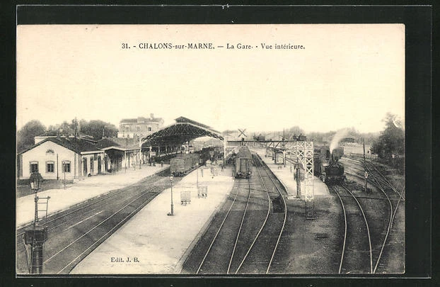 CPA Châlons-sur-Marne, La Gare vue intérieure, vue intérieure des La Gare
