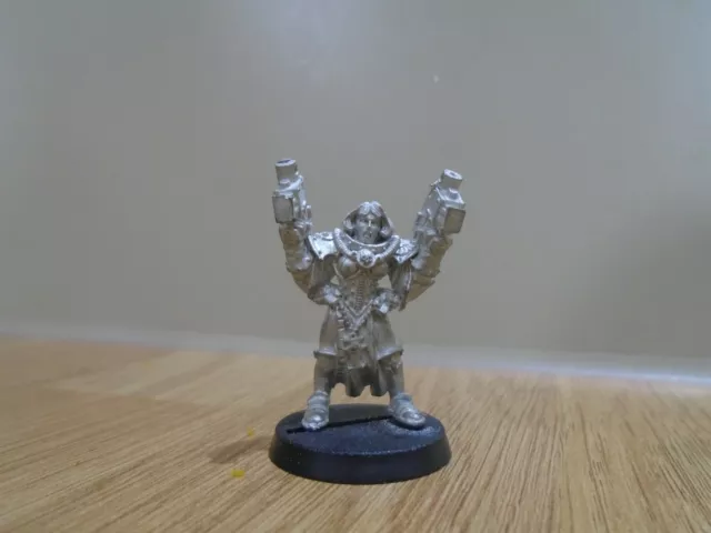 GAMES WORKSHOP Warhammer 40k Battle Sisters Sister Seraphim #2 metal sci-fi mini