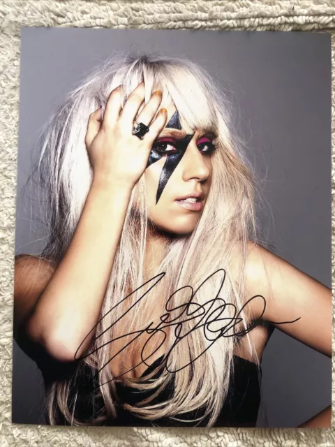 Authentic lady gaga Hand signed 8 X 10 Colour Photo. Comes With Original COA.