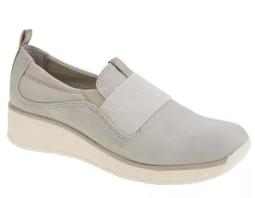 New Baretraps Garner Slip-On Sports Shoe Womens 7.5