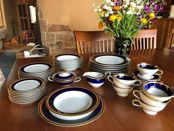 Monarch Hutschenreuther China Set of 8 2