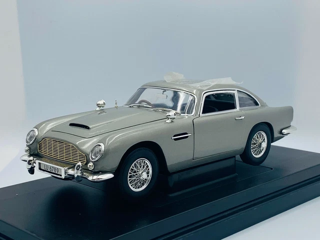 Aston Martin DB5 Goldfinger Argent - Modèle Réduit AUTOart 1/18 - RHD - Neuf