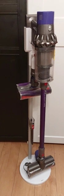 Dyson cyclone V10 cordless vacuum cleaner with stand dock and accessories