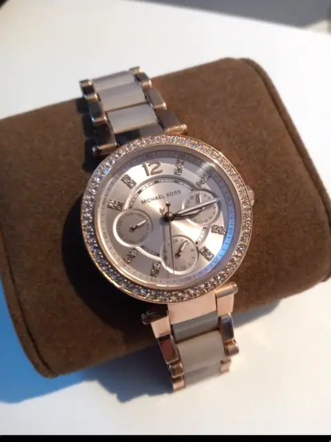 Beautiful New Michael Kors Parker MK6110 Wrist Watch for Women