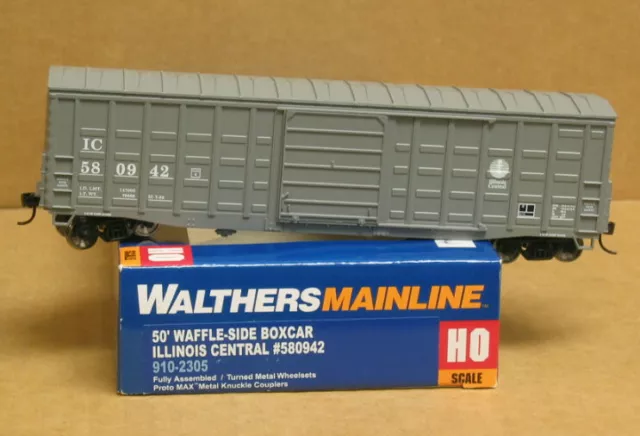 WALTHERS 910-2305 HO Illinois Central 50' Waffle-Side Box Car #580942