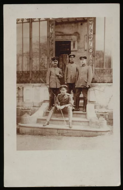 Foto AK - Soldaten in Vervins Aisne Frankreich - 1.WK