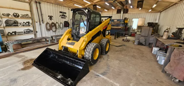 Cat 262d skidsteer caterpillar skid steer low hrs