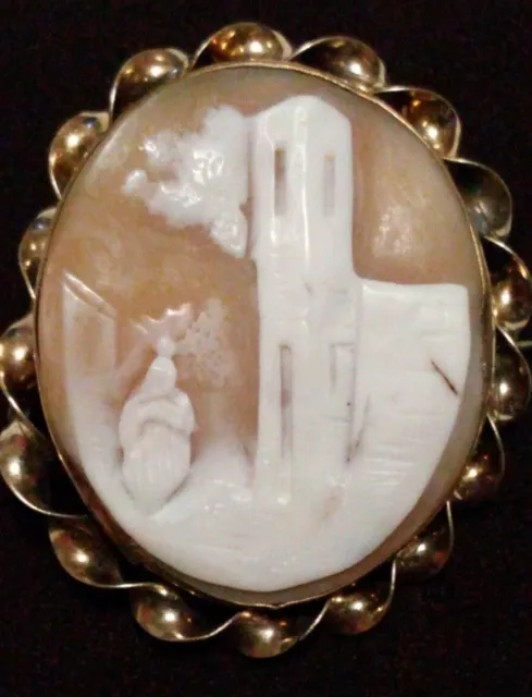 LARGE ANTIQUE VICTORIAN Pinchbeck Italian CONCH SHELL Cameo Brooch Circa 1840s*