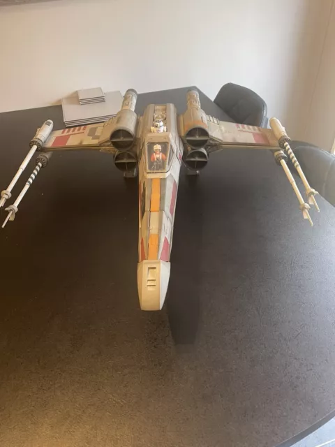 Star Wars Deagostini Build Your own X-wing Fighter  Red 5 Rare. Deagostini