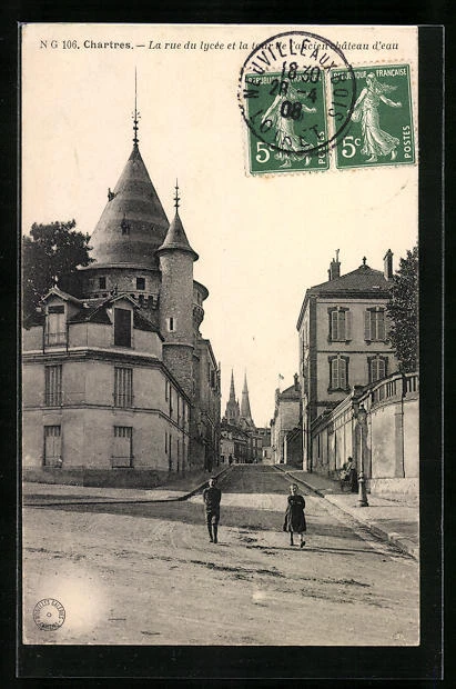 CPA Chartres, La rue du lycée et la tour de l´ancien château d´eau 1908