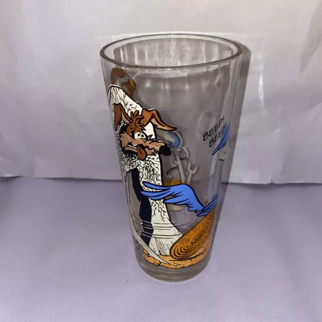 Roadrunner & Wiley Coyote Glass Cup 1976 Looney Tunes Pepsi Collector Series