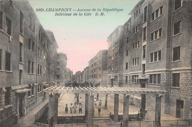 Cpa 94 Champigny Avenue De La Republique Interior De La Cite