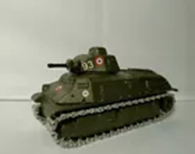 La caisse du char Somua S35 français de 1940 en miniature Solido au 1