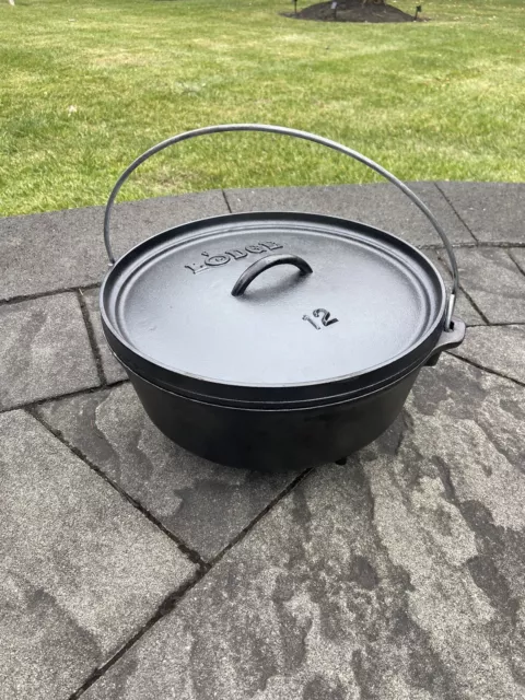 Lodge  Cast Iron Deep  Dutch Camp Oven 8 Qt With 3 legs 17.5 Lb