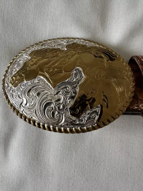 Beautiful Ladies Belt for Jeans Buckle With Horses Head Emblem.