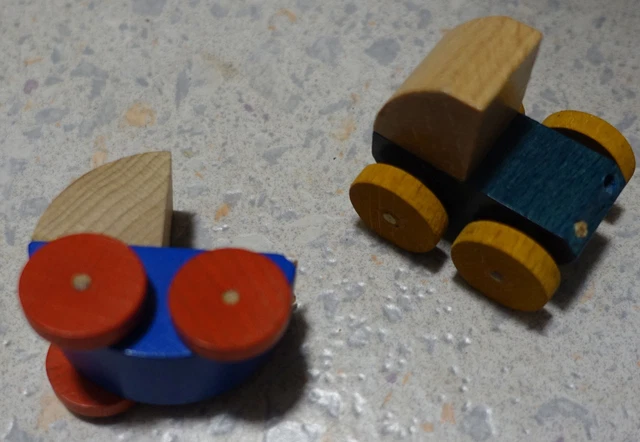 VEB VERO 2 Stück Kinderwagen Puppenstuben-Zubehör Puppenwagen (DDR) Nachlass 2