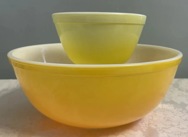 Pyrex Pineapple Party Chip & Dip Bowls 404 , 401 Orange Yellow Pyrex Pineapple Party Chip & Dip Bowls 404 , 401 Orange Yellow