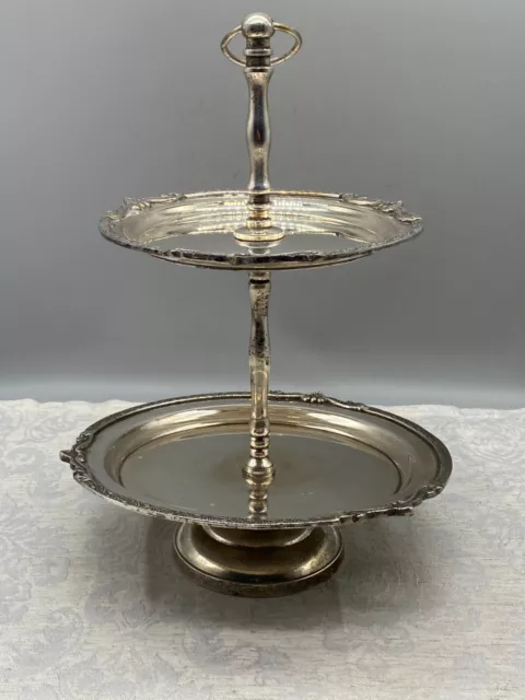 Etagere aus Metall versilbert Oberfläche zum Teil fleckig und zerkratzt 30cm