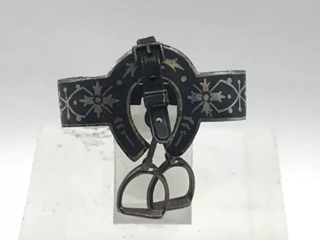 broche Vennerie étrier,ceinture et fer a cheval