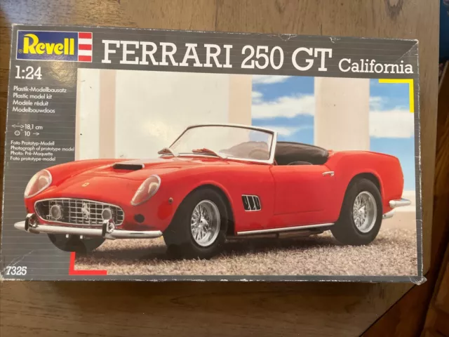 1:24 Revell Ferrari 250 GT California Model Kit 7325