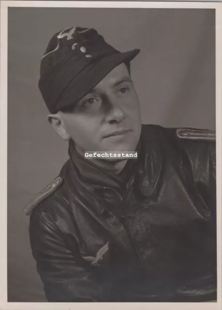 Photo, pilot Lieutenant Trockels, relay guide J.G.11, portrait, 01 (G-2102-17)