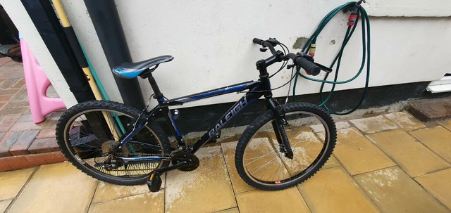 BOYS BLACK BLUE RALEIGH Talus 1.0 Mountain Bicycle Bike 17 Frame 26 Wheels 25.00 PicClick UK