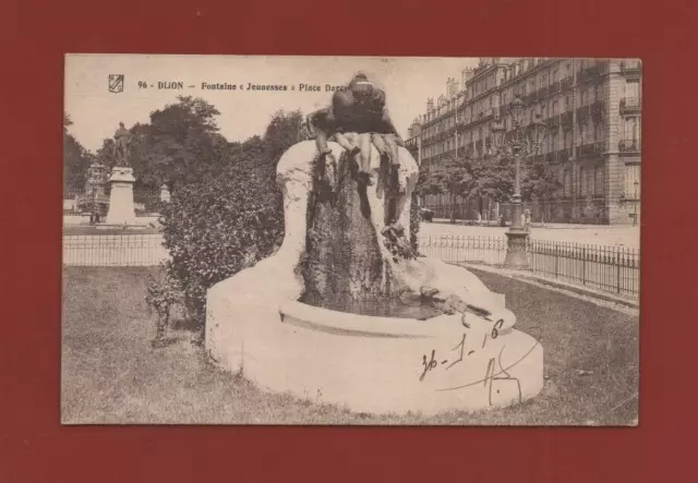 DIJON - Fontaine "Jeunesses" - Place Darcy  .....    (E8440)