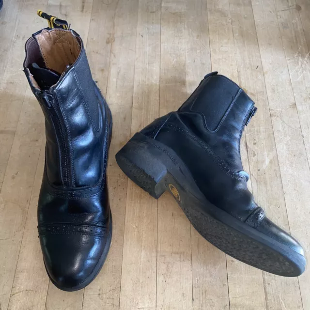 Hoof and Woof Women Size 7 Paddock Boots Leather Front Zip Very good condition