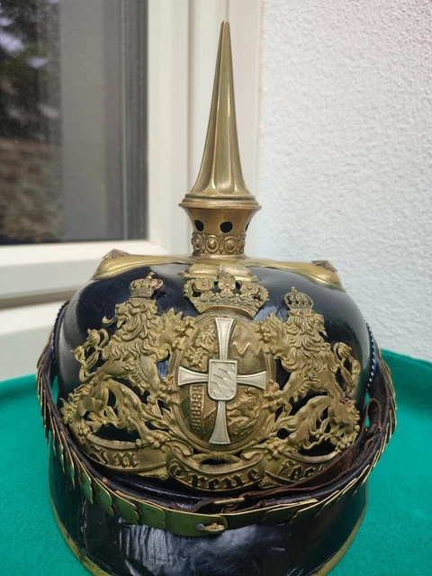 Casque à pointe Prussien en cuir noir et métal - WW1