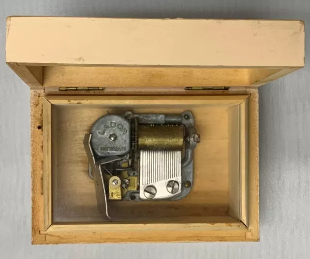 Music box with Lador movement (made in Switzerland) for Brahms' Lullaby (1753)