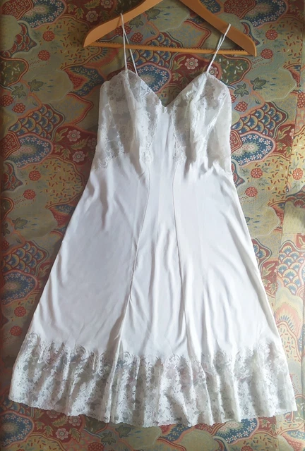Combinaison Vintage Dentelle Vert Taille 48 - Fond De Robe Sans Marque